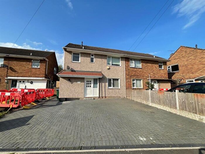3 Bedroom Semi-Detached House To Rent In Ellacombe Road, Potters Green, Coventry, CV2