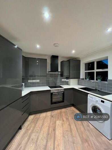 1 Bedroom Flat To Rent In Lammas Street, Carmarthen, SA31