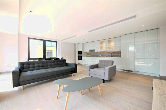 3 Bedroom Flat To Rent In Gowing House, Drapers Yard, SW18