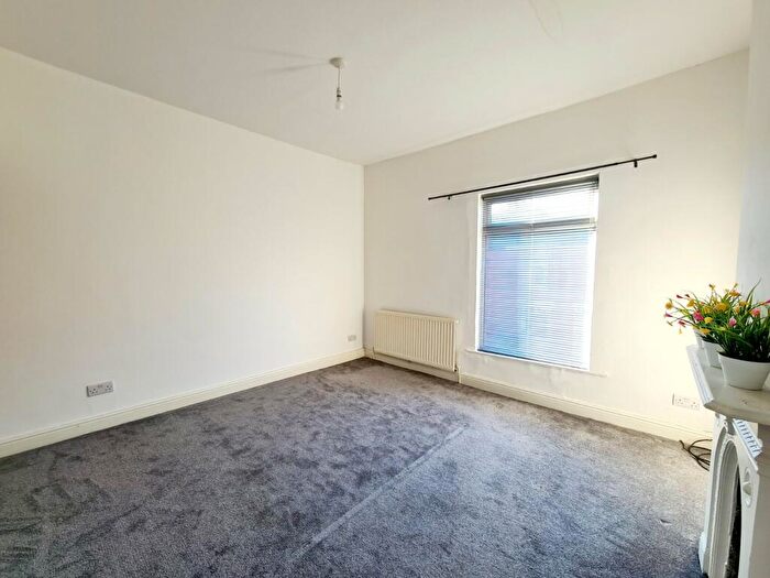 2 Bedroom End Of Terrace House To Rent In Barnsley Street, Offerton, Stockport, SK1