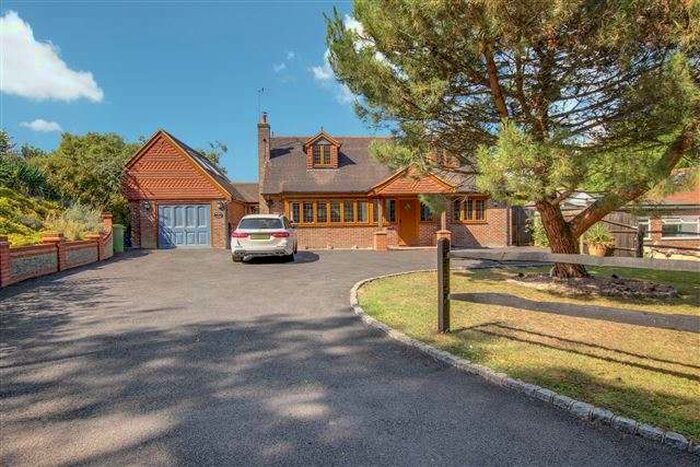 3 Bedroom Detached House To Rent In Horley, RH6