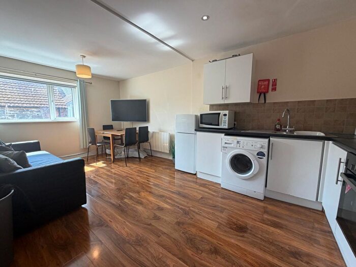 1 Bedroom Flat To Rent In Albany Road, Roath, CF24