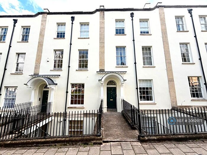 2 Bedroom Flat To Rent In Pro-Cathedral Lane, Bristol, BS8