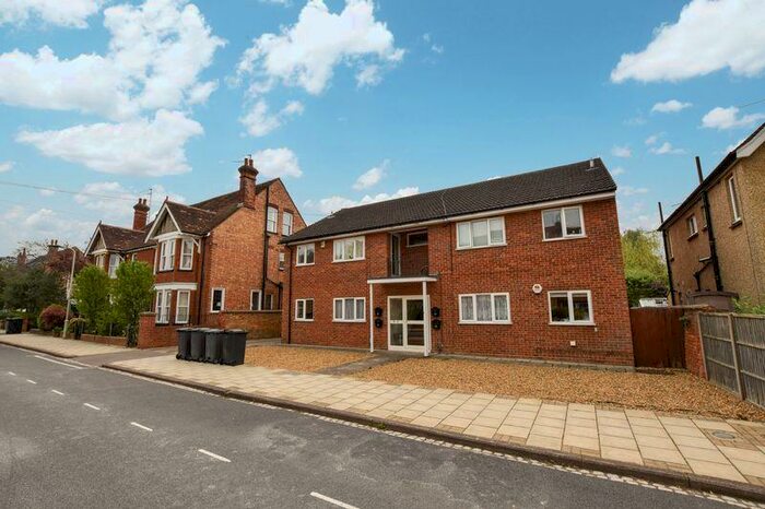 2 Bedroom Flat To Rent In Beverley Crescent, Bedford, MK40