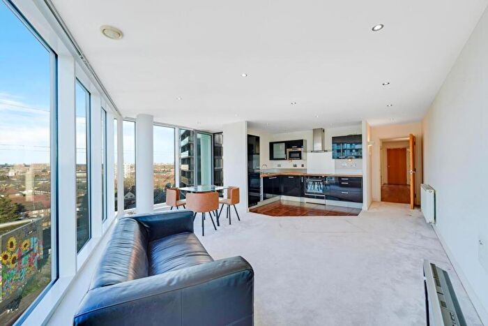 2 Bedroom Apartment To Rent In Alaska Apartments, Royal Victoria Dock, E16