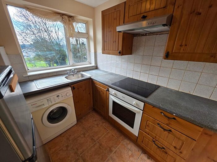2 Bedroom Flat To Rent In Hitchin Road, Luton, Bedfordshire, LU2
