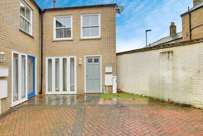 2 Bedroom Mews For Sale In Pocklington Court, March, PE15