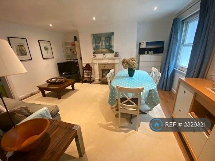 3 Bedroom Flat To Rent In Maze Hill Entrance, London, SE3