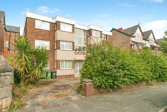 2 Bedroom Flat For Sale In Roslyn Court, Mostyn Road, Colwyn Bay, Conwy, LL29