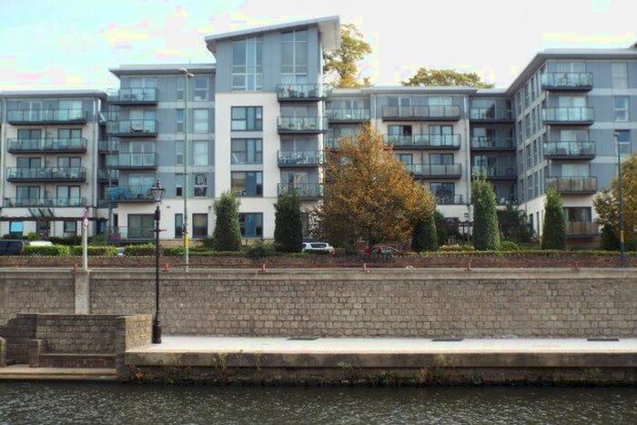 2 Bedroom Flat To Rent In Mckenzie Court, Maidstone, ME14
