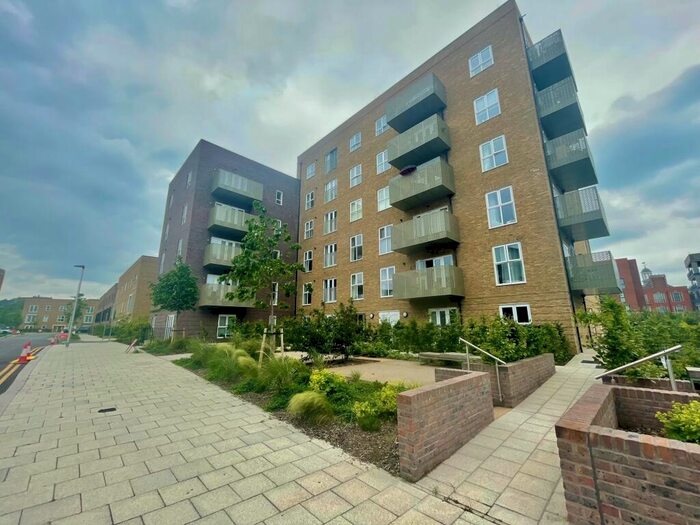 1 Bedroom Flat To Rent In Quay Court, Rochester Riverside, ME1