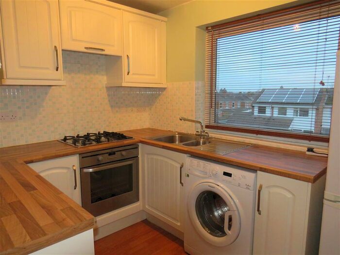 2 Bedroom Flat To Rent In Campion Road, Leamington Spa, CV32