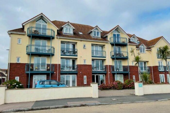 2 Bedroom Property To Rent In Marine Drive, Paignton, TQ3