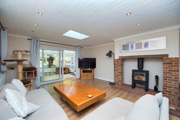 3 Bedroom Detached Bungalow For Sale In Waldershare Road, Ashley, CT15
