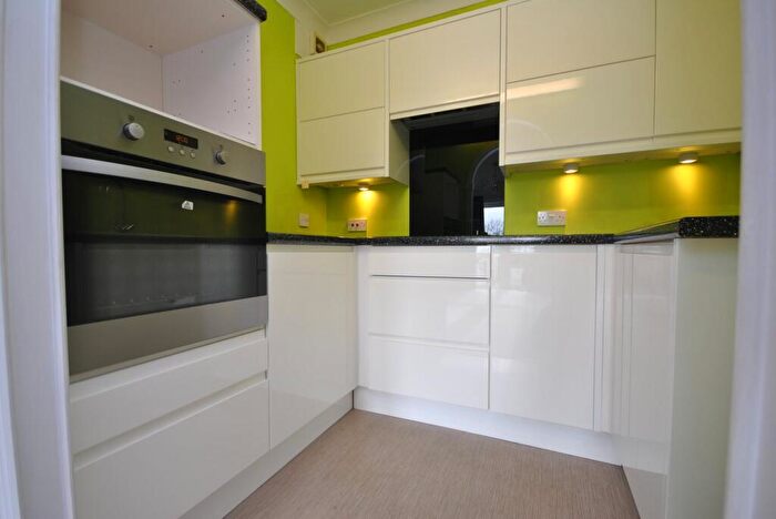 1 Bedroom Apartment For Sale In Station Road, Cheddar, BS27