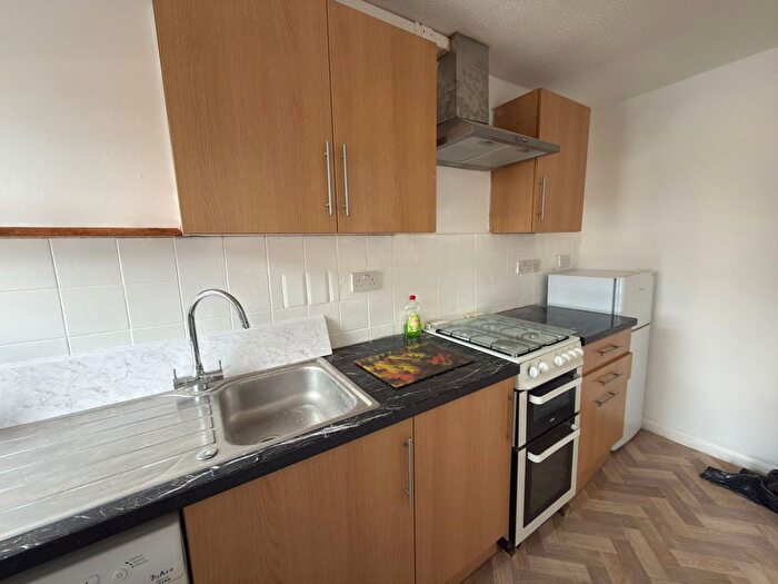 1 Bedroom Flat To Rent In Mansfield Road, Ilford, IG1