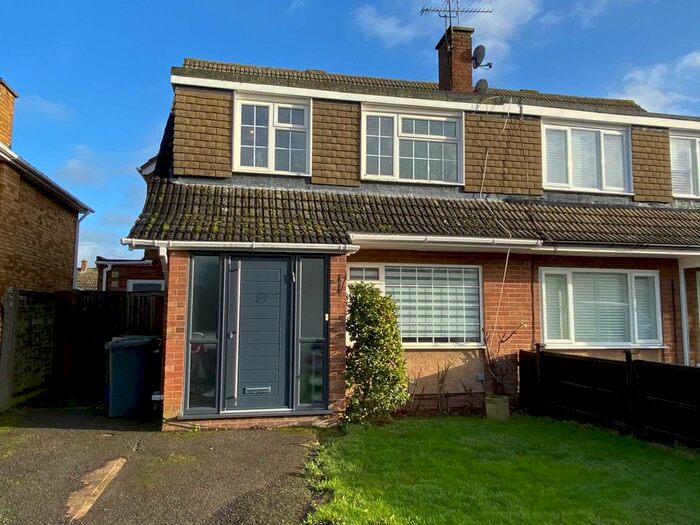 4 Bedroom Semi-Detached House To Rent In Chandos Road, Borehamwood, WD6