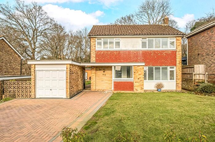 4 Bedroom Detached House For Sale In Phillips Close, Headley, Hampshire, GU35