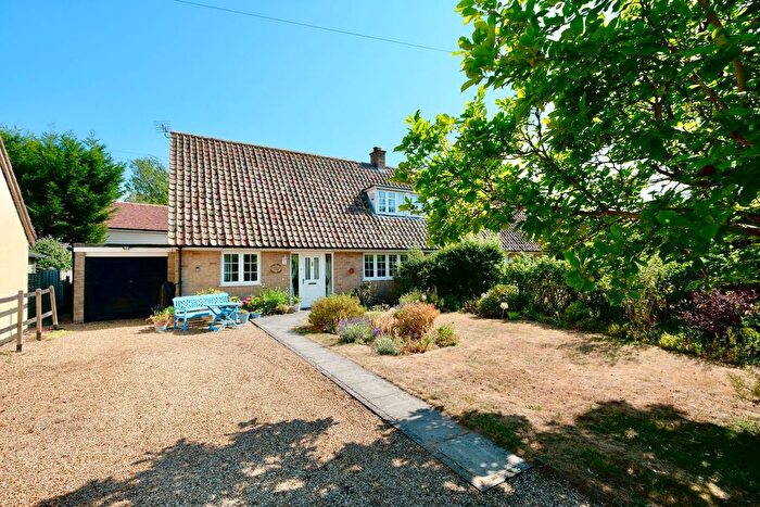 3 Bedroom Semi-Detached House For Sale In Stonely Hall Close, Stonely, PE19