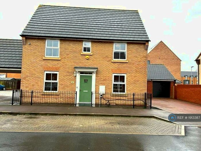 3 Bedroom Detached House To Rent In Shaw Savill Way, Brooklands, Milton Keynes, MK10