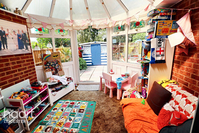 3 Bedroom End Of Terrace House For Sale In Jubilee Gardens, Market Harborough, LE16