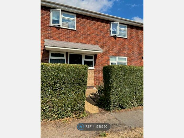 3 Bedroom End Of Terrace House To Rent In Maule Close, Huntingdon, PE29