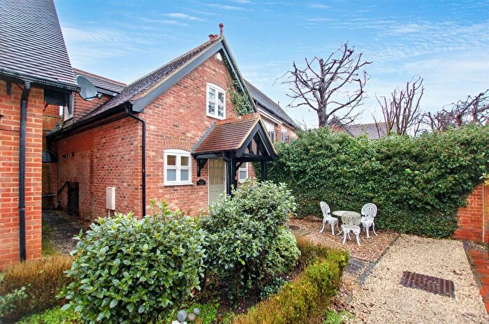 2 Bedroom Detached House For Sale In North Frith Park, Hadlow, Tonbridge, TN11