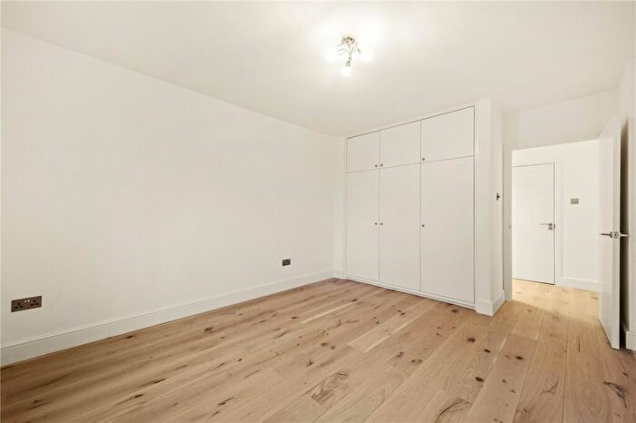 2 Bedroom Flat To Rent In Century Court, Grove End Road, NW8