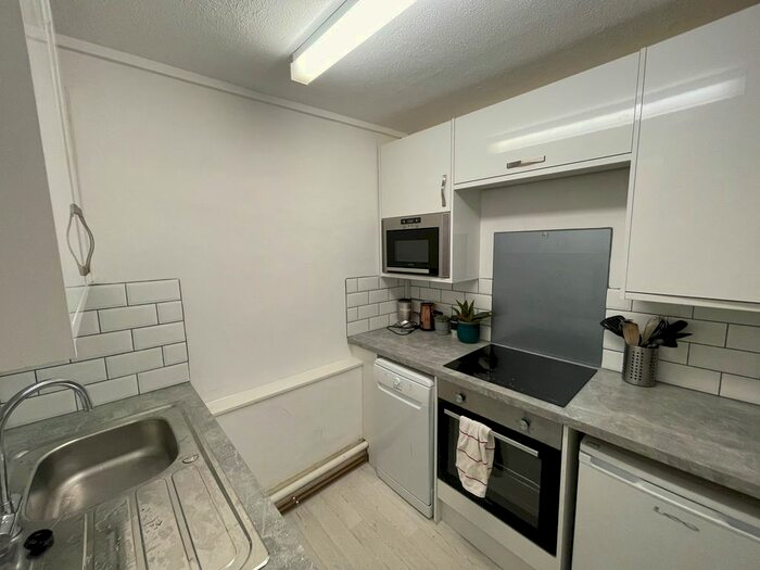 2 Bedroom Flat To Rent In Arwenack Street, Falmouth TR11