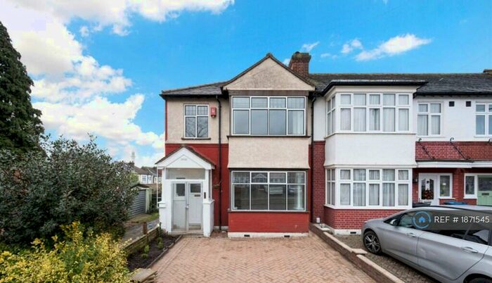 4 Bedroom End Of Terrace House To Rent In Chalgrove Avenue, Morden, SM4