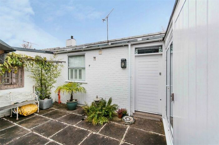 3 Bedroom Terraced House To Rent In Paradise Road, Henley-On-Thames RG9