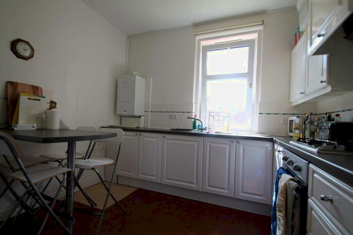 3 Bedroom Flat To Rent In Mitchell Street, Dundee, DD2