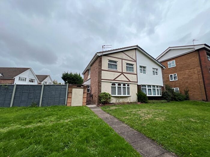 3 Bedroom Semi Detached House For Sale In Mousesweet Close, Dudley, DY2