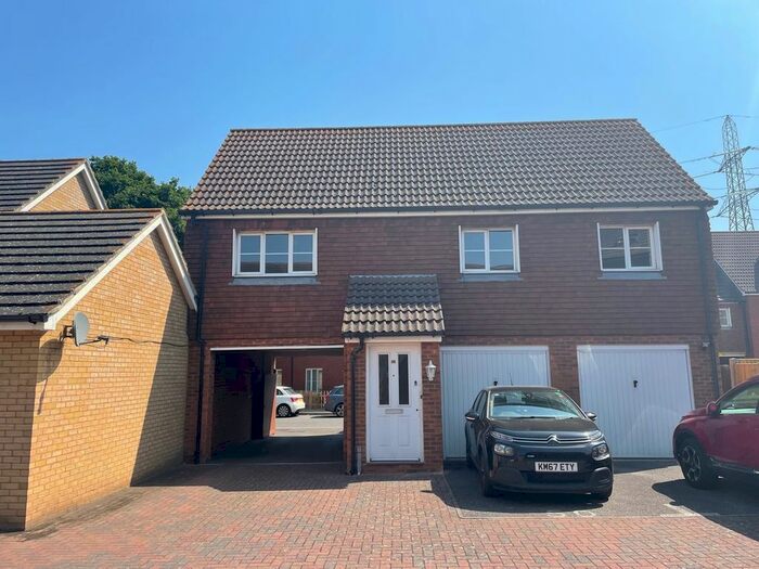 2 Bedroom Flat To Rent In Reams Way, Kemsley, Sittingbourne, ME10