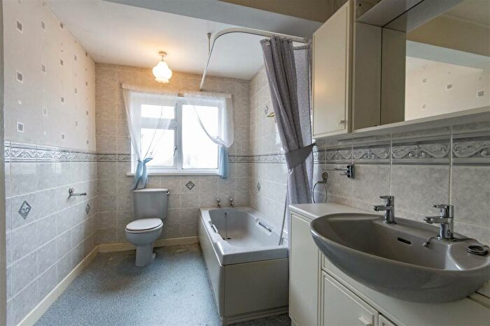 3 Bedroom Semi-Detached House For Sale In White Road, Staveley, Chesterfield, S43