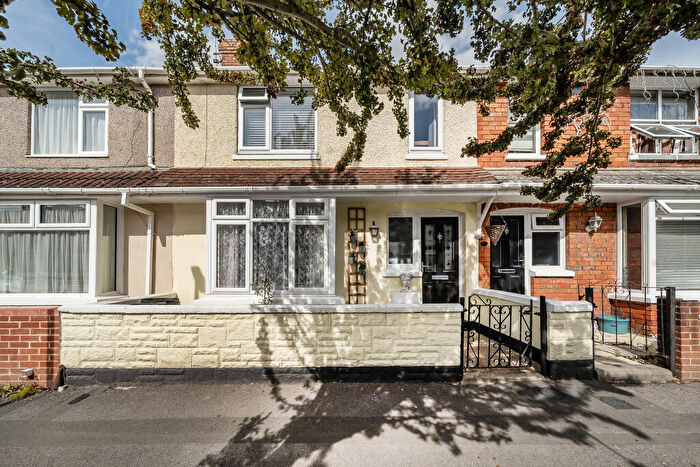 3 Bedroom Terraced House For Sale In Tydeman Street, Gorse Hill, Swindon, SN2