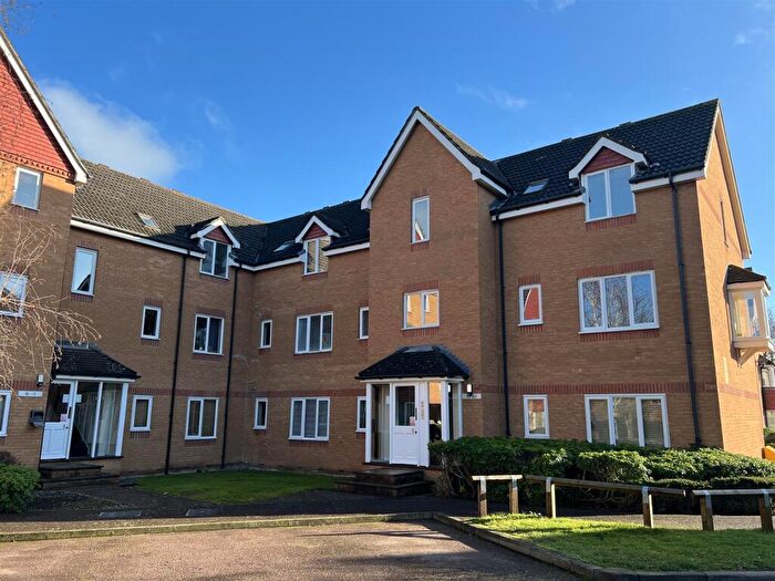 1 Bedroom Flat To Rent In Redoubt Close, Hitchin, SG4