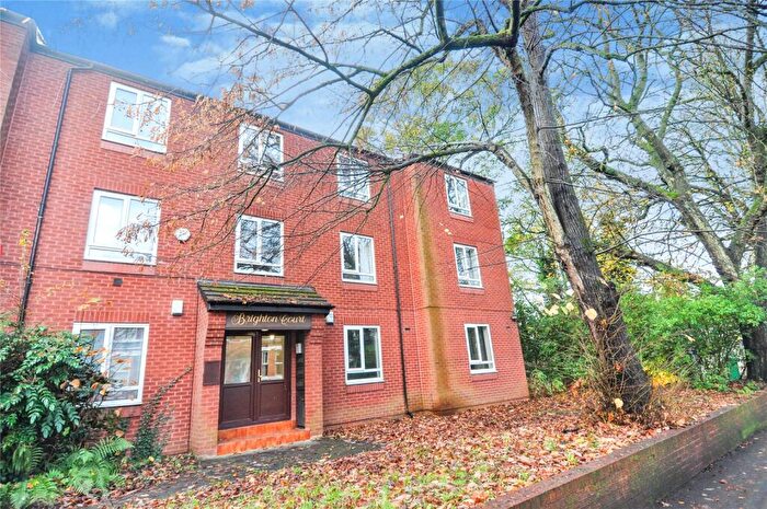 2 Bedroom Flat To Rent In Brighton Grove, Manchester, M14