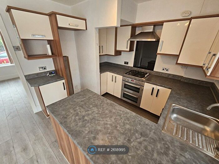 3 Bedroom Terraced House To Rent In Gloucester Road, Droylsden, Manchester, M43