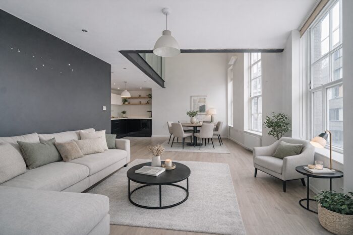 2 Bedroom Maisonette To Rent In Hornsey Road, Holloway, London, N7