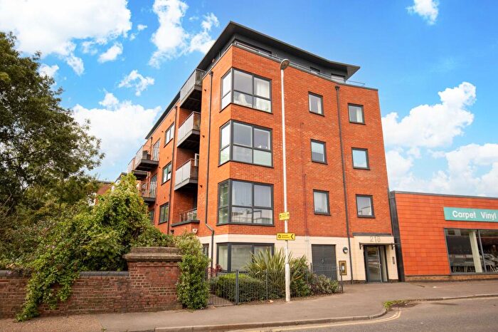2 Bedroom Flat For Sale In London Road, East Grinstead, RH19
