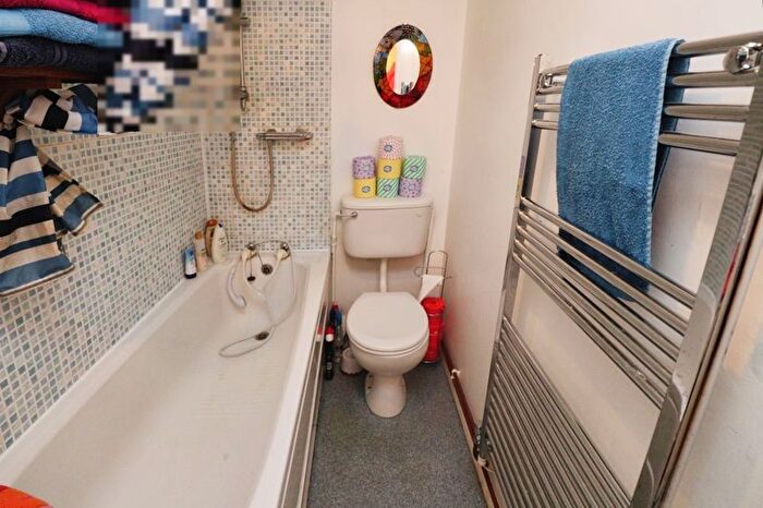 2 Bedroom Flat For Sale In Campernell Close, Brightlingsea, CO7