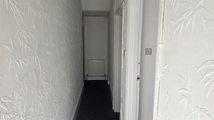 3 Bedroom Maisonette To Rent In Hammond Road, Southall, UB2