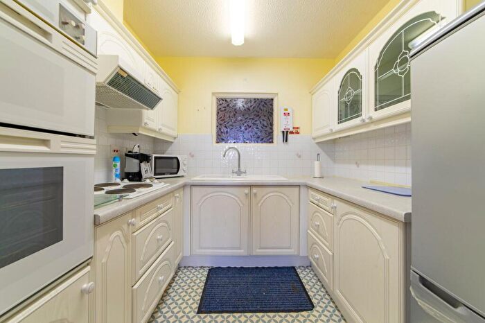 1 Bedroom Apartment For Sale In Green Lane, The Fountains Green Lane, L39