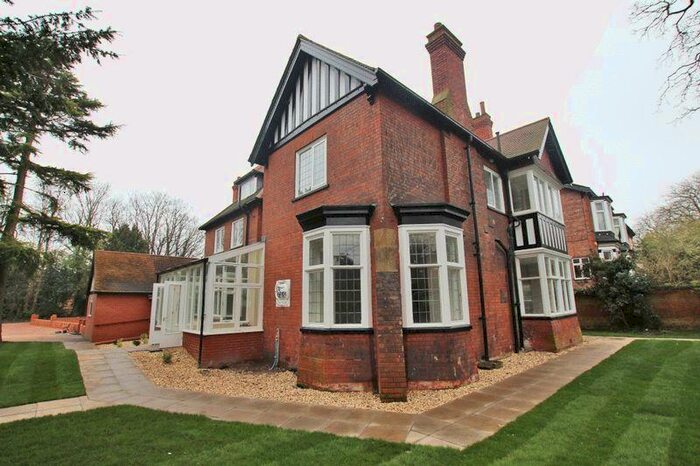 2 Bedroom Flat To Rent In The Lodge, Abbey Road, Grimsby, DN32