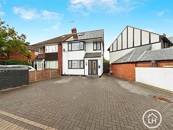 4 Bedroom Semi-Detached House For Sale In Eastcourt Lane, Rainham, ME7