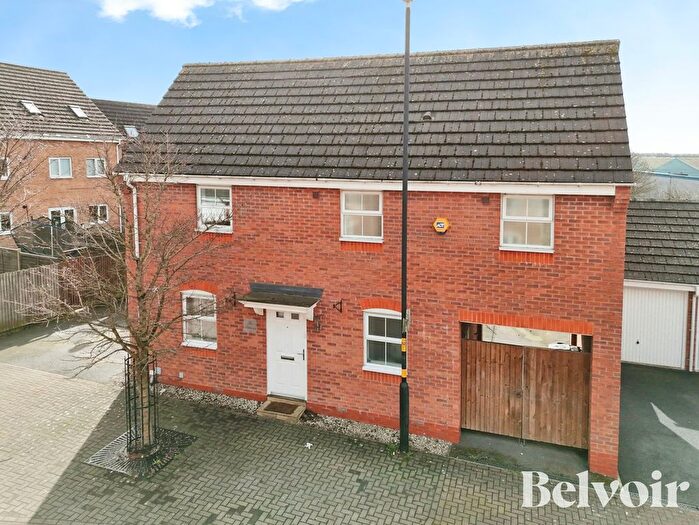 3 Bedroom Detached House To Rent In Puddlers Grove, Wednesbury, WS10