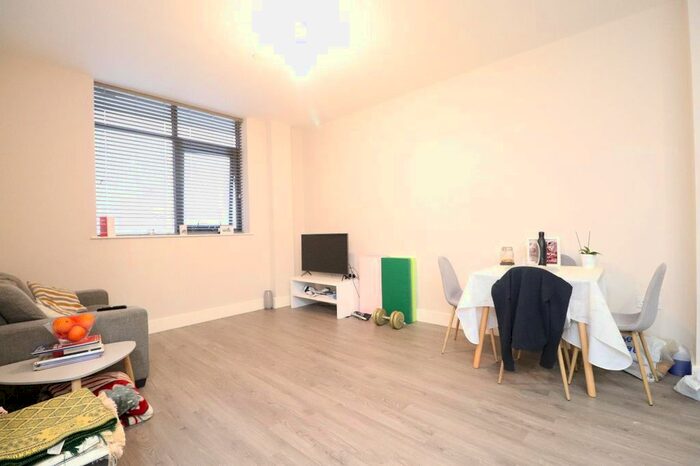 1 Bedroom Flat To Rent In Dawsons Square, Pudsey, West Yorkshire, LS28