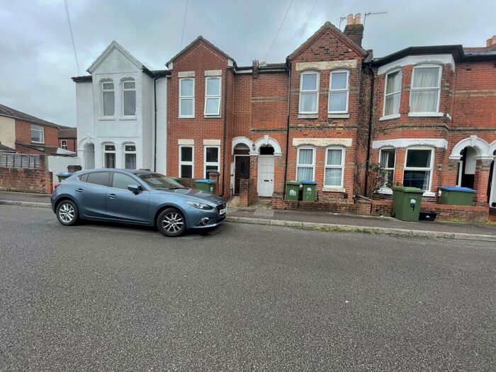 5 Bedroom House To Rent In Livingstone Road, SO14