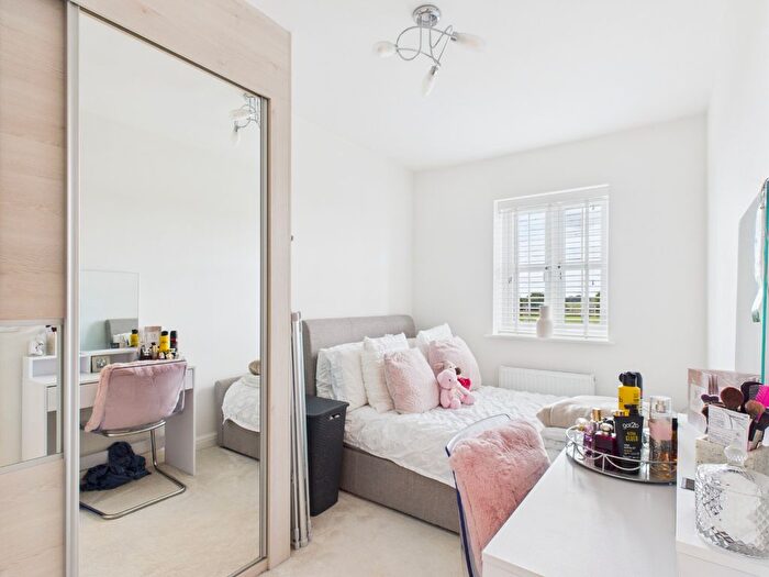 3 Bedroom End Terrace House For Sale In Bamburgh Park, Kingswood, Hull, HU7